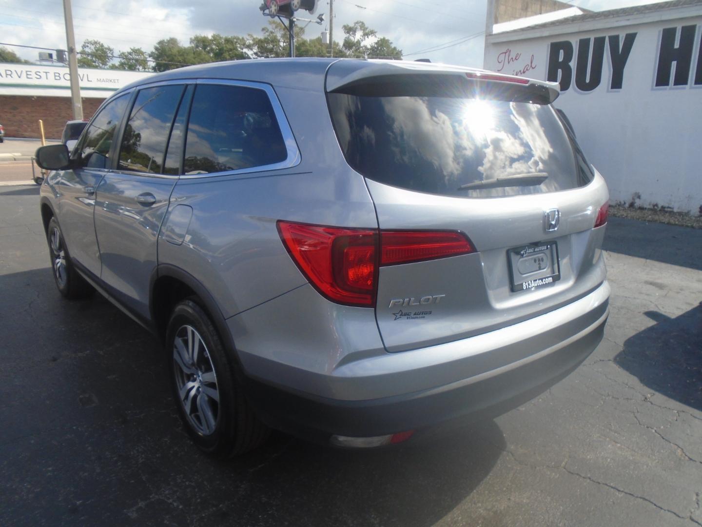 2016 Honda Pilot EX 2WD (5FNYF5H43GB) with an 3.5L V6 SOHC 24V engine, 6A transmission, located at 6112 N Florida Avenue, Tampa, FL, 33604, (888) 521-5131, 27.954929, -82.459534 - Photo#4